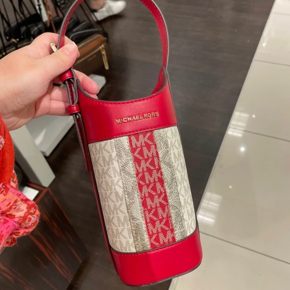 MICHAEL KORS WINE/WATER BOTTLE HOLDER IN RED CHILI MULTI NWT - Picture 1 of 5